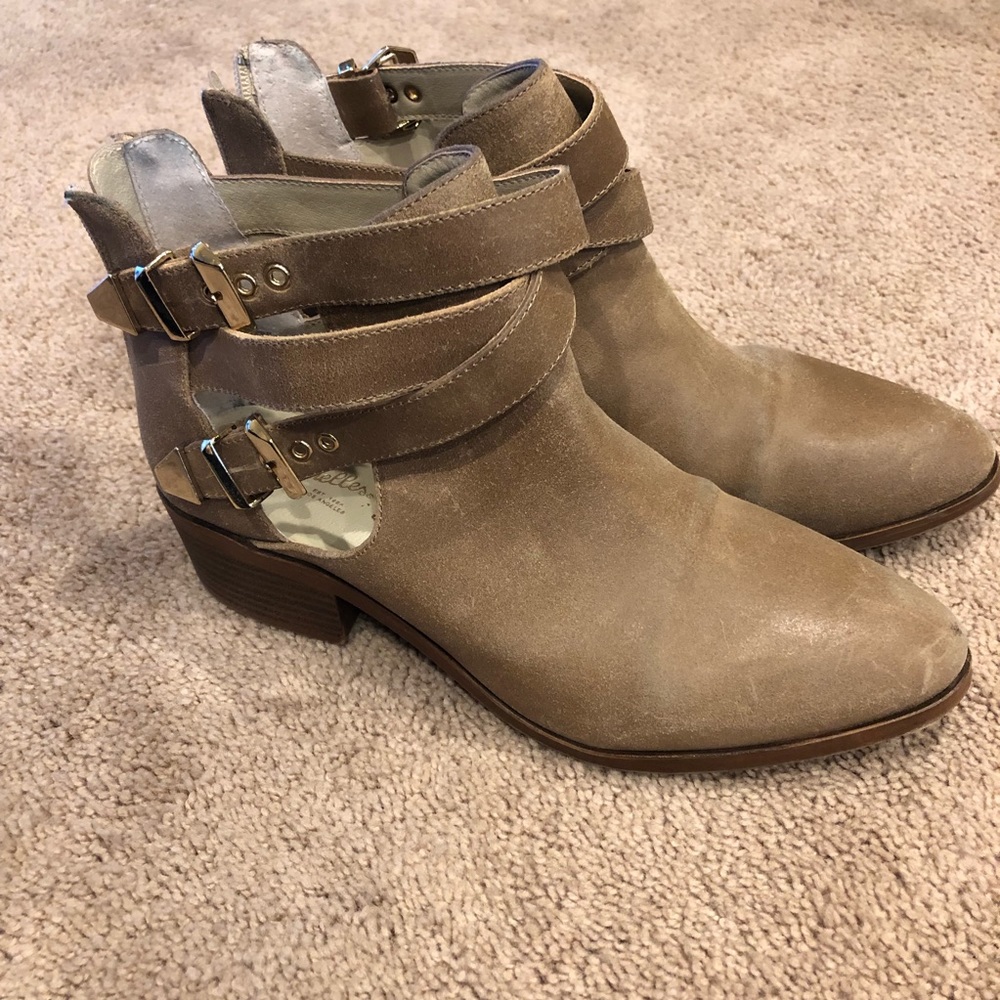 Seychelles “Scoundrel” Buckle bootie - Picture 2 of 6
